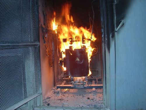 夏日炎炎，北京創(chuàng)聯(lián)匯通電氣教你必備油浸式變壓器防火常識